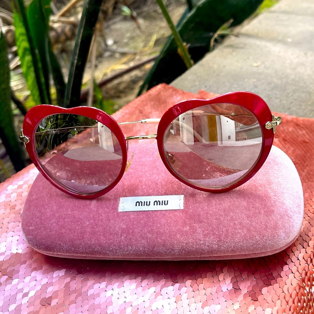 COPY MIU MIU Heart Sunglasses 🕶️ ❤️